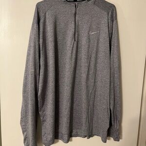 Nike Men's Heathered Gray Long Sleeve 1/4 Zip Jacket